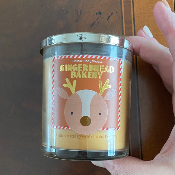 Bath & Body Works Other - NWT Bath & Body Works Gingerbread Bakery Candle with Reindeer Design